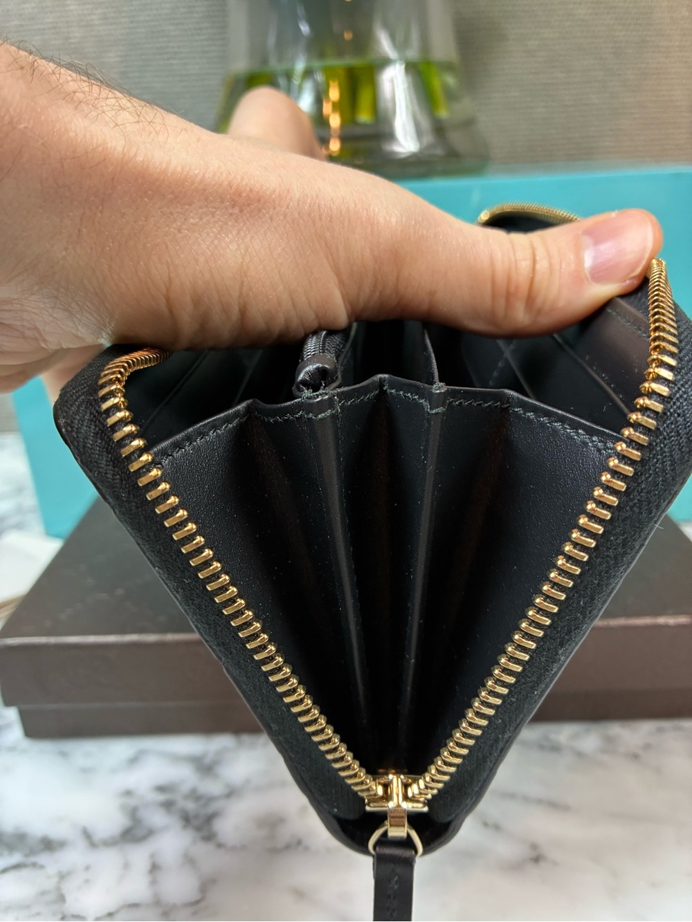 Gucci Black Nero Guccissima GG Zip Around Leather Wallet w/ Bow Accent - NWOT - Picture 11 of 13